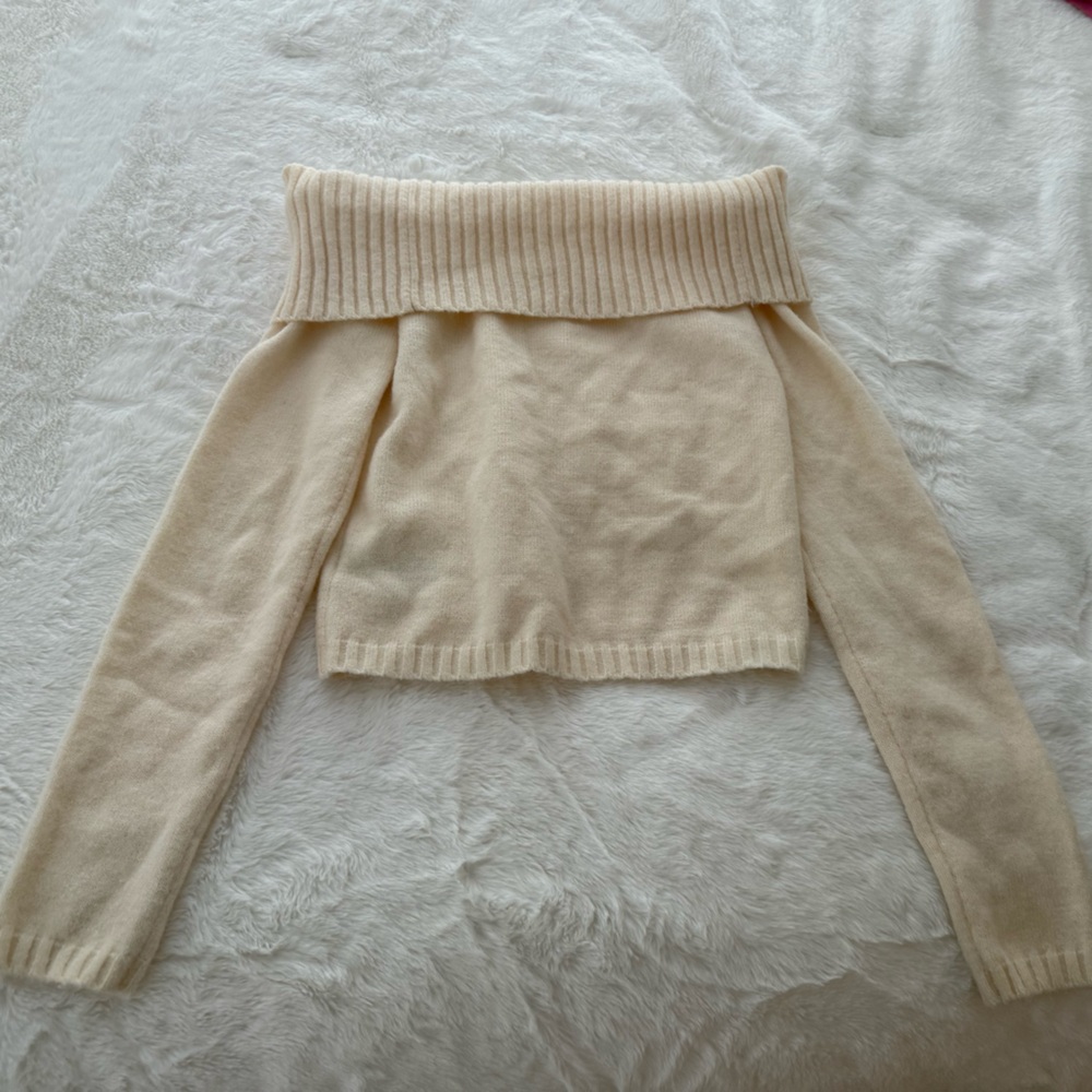 Zendaya Fold-Over Knit Top